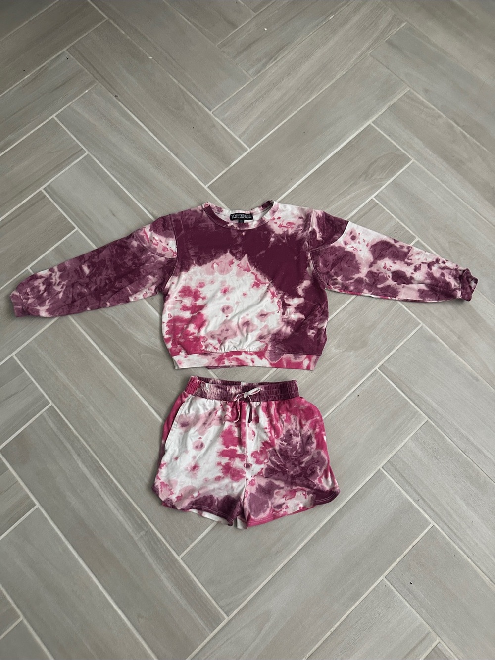PINK Victoria's Secret Girls' Pink Tie-Dye Long Sleeve Top & Shorts Pajama Set